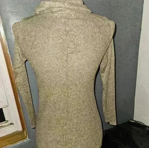 By & By Womans Top Size XS - Picture 8 of 11